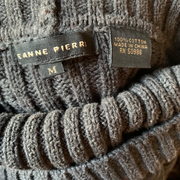 Cable knit turtle neck sweater - Picture 2 of 4